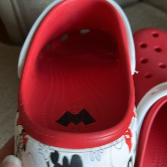 Mickey & Minnie Crocs - Picture 7 of 9
